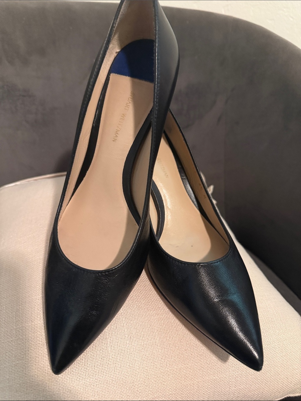 STUART WEITZMAN Black Pointed-Toe Leather Pumps